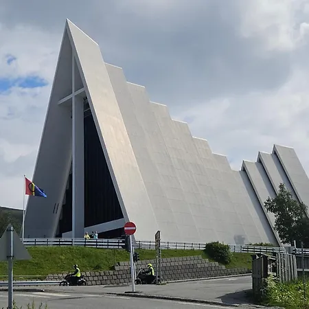 Lovehaugen * Tromsdalen